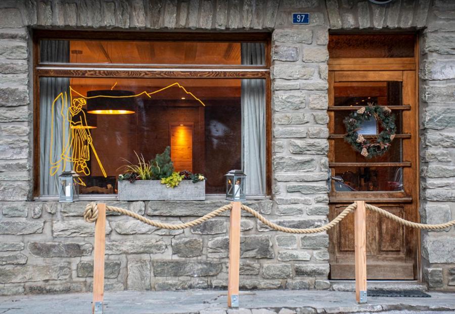 Отель La Bergere Ayer Экстерьер фото